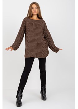 Brązowy sweter oversize w warkocze RUE PARIS ze sklepu 5.10.15 w kategorii Swetry damskie - zdjęcie 169723795