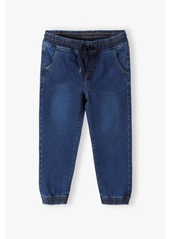 Spodnie jeansowe granatowe z gumką w pasie - 5.10.15. ze sklepu 5.10.15 w kategorii Spodnie chłopięce - zdjęcie 169723935