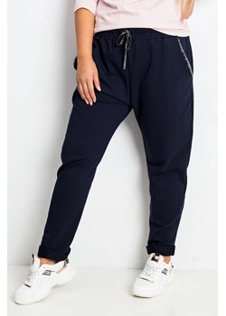Granatowe spodnie plus size Savage ze sklepu 5.10.15 w kategorii Spodnie damskie - zdjęcie 169725267
