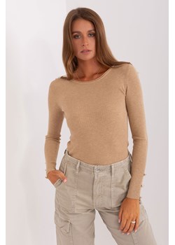 Camelowy damski sweter klasyczny z wiskozą ze sklepu 5.10.15 w kategorii Swetry damskie - zdjęcie 169726136