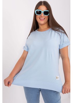 Jasnoniebieska bluzka basic plus size z bawełny ze sklepu 5.10.15 w kategorii Bluzki damskie - zdjęcie 169726235