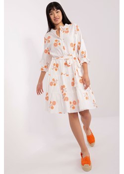 Biało-pomarańczowa wzorzysta sukienka z falbaną ze sklepu 5.10.15 w kategorii Sukienki - zdjęcie 169727295