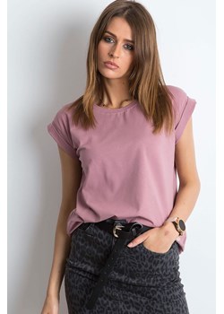 Gładki t-shirt damski różowy w serek ze sklepu 5.10.15 w kategorii Bluzki damskie - zdjęcie 169727649
