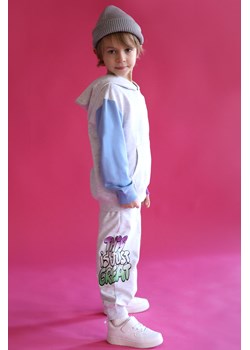 Luźne szare spodnie dresowe dla chłopca - 5.10.15. ze sklepu 5.10.15 w kategorii Spodnie chłopięce - zdjęcie 169729098