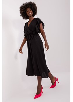 Czarna midi sukienka z wiązanym paskiem ze sklepu 5.10.15 w kategorii Sukienki - zdjęcie 169729295