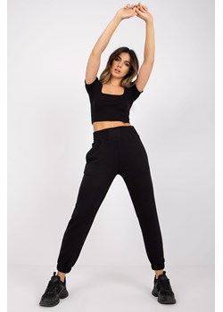 Czarne spodnie dresowe z kieszeniami RUE PARIS ze sklepu 5.10.15 w kategorii Spodnie damskie - zdjęcie 169729366