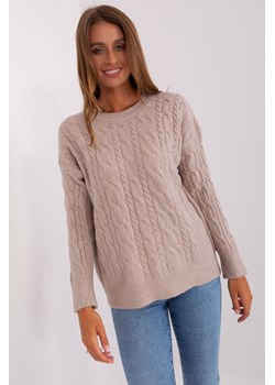 Beżowy sweter damski z warkoczami i okrągłym dekoltem ze sklepu 5.10.15 w kategorii Swetry damskie - zdjęcie 169730375
