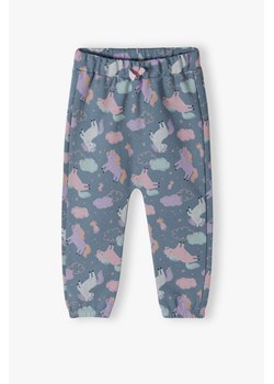 Bawełnianie spodnie dresowe niemowlęce w jednorożce ze sklepu 5.10.15 w kategorii Spodnie i półśpiochy - zdjęcie 169730637