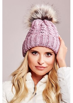 Różowa czapka z futrzanym pomponem ze sklepu 5.10.15 w kategorii Czapki zimowe damskie - zdjęcie 169730718