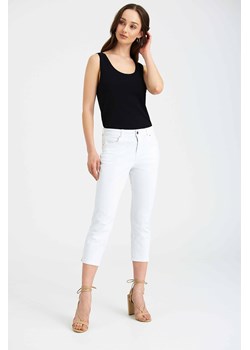 Spodnie klasyczne damskie białe ze sklepu 5.10.15 w kategorii Spodnie damskie - zdjęcie 169732118