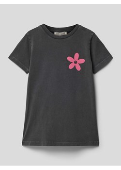 T-shirt z nadrukiem z motywem model ‘Carro’ ze sklepu Peek&Cloppenburg  w kategorii Bluzki dziewczęce - zdjęcie 169737175