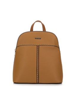 Damski plecak z ekoskóry z nitami trapezowy brązowy ze sklepu WITTCHEN w kategorii Plecaki - zdjęcie 169750576