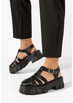 Czarne sandały na platformie Carila ze sklepu Zapatos w kategorii Sandały damskie - zdjęcie 169750888