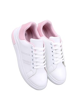 Sneakersy na koturnie Maes Pink białe ze sklepu ButyModne.pl w kategorii Trampki damskie - zdjęcie 169753519
