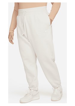 Damskie spodnie dresowe o kroju oversize z wysokim stanem Nike Sportswear Phoenix Fleece (duże rozmiary) - Brązowy ze sklepu Nike poland w kategorii Spodnie damskie - zdjęcie 169754776