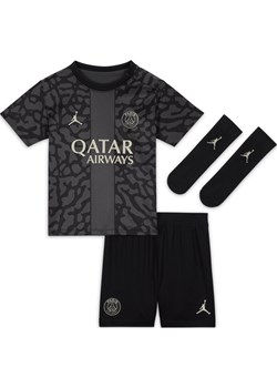 Trzyczęściowy strój piłkarski dla niemowląt i maluchów Nike Paris Saint-Germain 2023/24 (wersja trzecia) - Szary ze sklepu Nike poland w kategorii Komplety niemowlęce - zdjęcie 169755009