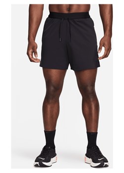Nike A.P.S. Męskie uniwersalne spodenki 15 cm Dri-FIT - Czerń ze sklepu Nike poland w kategorii Spodenki męskie - zdjęcie 169755446