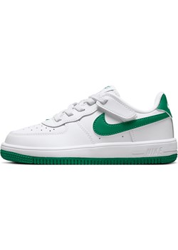 Buty dla małych dzieci Nike Force 1 Low EasyOn - Biel ze sklepu Nike poland w kategorii Buty sportowe dziecięce - zdjęcie 169755579