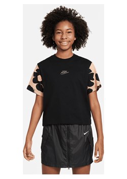 Pudełkowy T-shirt dla dużych dzieci (dziewcząt) Nike Sportswear - Czerń ze sklepu Nike poland w kategorii Bluzki dziewczęce - zdjęcie 169755659