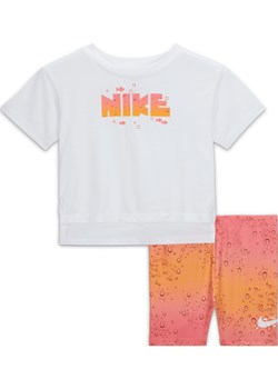 Dwuczęściowy zestaw dla niemowląt Dri-FIT T-shirt i spodenki Nike Coral Reef - Różowy ze sklepu Nike poland w kategorii Komplety dziewczęce - zdjęcie 169755857