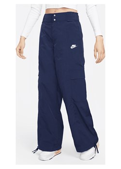 Damskie bojówki z tkaniny o kroju oversize z wysokim stanem Nike Sportswear - Niebieski ze sklepu Nike poland w kategorii Spodnie damskie - zdjęcie 169755915