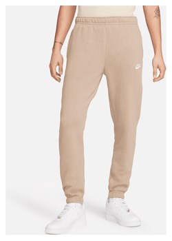 Spodnie męskie Nike Sportswear Club Fleece - Brązowy ze sklepu Nike poland w kategorii Spodnie męskie - zdjęcie 169755995