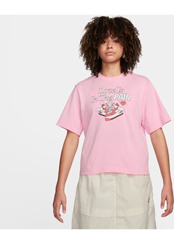Damski T-shirt o luźnym kroju Nike Sportswear - Różowy ze sklepu Nike poland w kategorii Bluzki damskie - zdjęcie 169756038