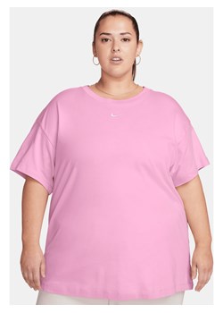 T-shirt damski Nike Sportswear Essential (duże rozmiary) - Różowy ze sklepu Nike poland w kategorii Bluzki damskie - zdjęcie 169756156