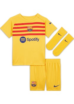 Trzyczęściowy strój piłkarski dla niemowląt i maluchów Nike Dri-FIT FC Barcelona 2023/24 (wersja czwarta) - Żółty ze sklepu Nike poland w kategorii Komplety niemowlęce - zdjęcie 169756239