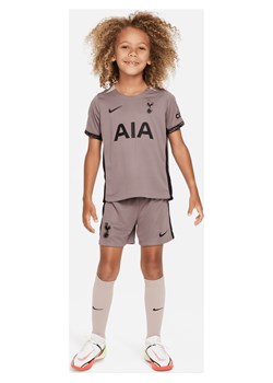 Trzyczęściowy strój dla małych dzieci Nike Dri-FIT Tottenham Hotspur 2023/24 (wersja trzecia) - Brązowy ze sklepu Nike poland w kategorii Komplety chłopięce - zdjęcie 169756279
