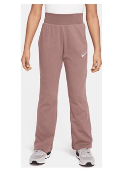 Spodnie z rozszerzanymi nogawkami dla dużych dzieci (dziewcząt) Nike Sportswear - Fiolet ze sklepu Nike poland w kategorii Spodnie dziewczęce - zdjęcie 169756446