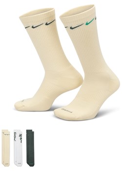 Klasyczne skarpety z amortyzacją Nike Everyday Plus (3 pary) - Wielokolorowe ze sklepu Nike poland w kategorii Skarpetki męskie - zdjęcie 169756459