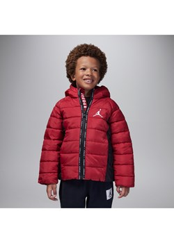 Gruba kurtka puchowa z kapturem dla małych dzieci Jordan - Czerwony ze sklepu Nike poland w kategorii Kurtki chłopięce - zdjęcie 169756698