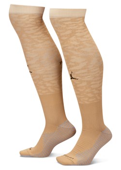 Skarpety piłkarskie do kolan Jordan Paris Saint-Germain Strike (wersja czwarta) - Brązowy ze sklepu Nike poland w kategorii Skarpetogetry piłkarskie - zdjęcie 169756787