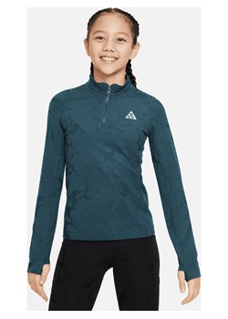 Koszulka z długim rękawem i zamkiem 1/4 dla dużych dzieci (dziewcząt) Nike ACG Therma-FIT - Zieleń ze sklepu Nike poland w kategorii Bluzki dziewczęce - zdjęcie 169757255