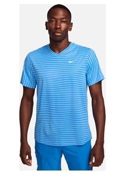 Męska koszulka do tenisa NikeCourt Dri-FIT Victory - Niebieski ze sklepu Nike poland w kategorii T-shirty męskie - zdjęcie 169757579
