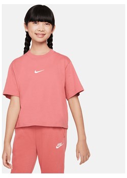 T-shirt dla dużych dzieci (dziewcząt) Nike Sportswear - Czerwony ze sklepu Nike poland w kategorii Bluzki dziewczęce - zdjęcie 169758168