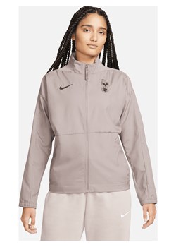 Damska kurtka piłkarska z tkaniny Nike Dri-FIT Tottenham Hotspur (wersja trzecia) - Brązowy ze sklepu Nike poland w kategorii Kurtki damskie - zdjęcie 169758578