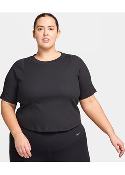 Damska koszulka o skróconym kroju z krótkim rękawem Dri-FIT Nike Zenvy Rib (duże rozmiary) - Czerń ze sklepu Nike poland w kategorii Bluzki damskie - zdjęcie 169758689