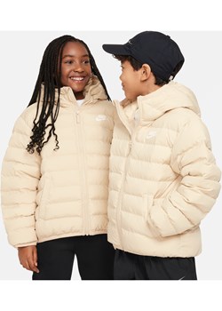 Luźna kurtka z kapturem dla dużych dzieci Nike Sportswear Lightweight Synthetic Fill - Brązowy ze sklepu Nike poland w kategorii Kurtki chłopięce - zdjęcie 169758737