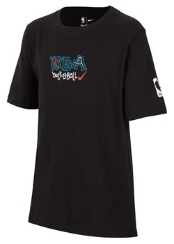 T-shirt dla dużych dzieci Nike Max90 NBA Team 31 Courtside - Czerń ze sklepu Nike poland w kategorii T-shirty chłopięce - zdjęcie 169759279