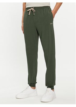Boss Spodnie dresowe Mix&Match 50515305 Zielony Regular Fit ze sklepu MODIVO w kategorii Spodnie męskie - zdjęcie 169785537