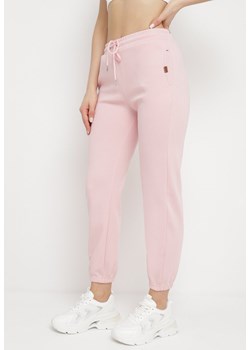 Różowe Bawełniane Spodnie Dresowe z Kieszeniami i Sznurkiem w Pasie Serenalle ze sklepu Born2be Odzież w kategorii Spodnie damskie - zdjęcie 169787979