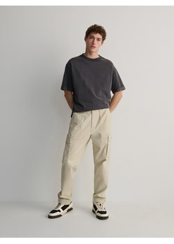 Reserved - Spodnie cargo - złamana biel ze sklepu Reserved w kategorii Spodnie męskie - zdjęcie 169791997