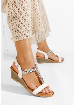 Białe sandały na koturnie Tanika ze sklepu Zapatos w kategorii Sandały damskie - zdjęcie 169804245