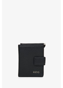Estro: Mały czarny portfel męski ze skóry naturalnej na zatrzask ze sklepu Estro w kategorii Portfele męskie - zdjęcie 169806615