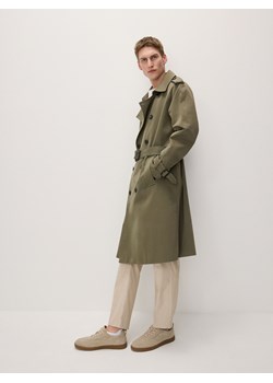 Reserved - Dwurzędowy trencz z bawełną - zielony ze sklepu Reserved w kategorii Płaszcze męskie - zdjęcie 169814235
