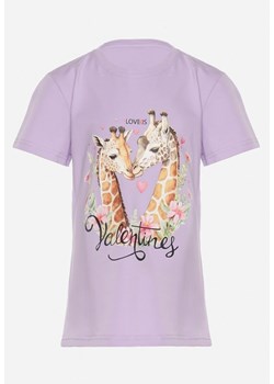 Fioletowa Bawełniana Koszulka z Krótkim Rękawem i Uroczym Motywem z Żyrafami Pelithra ze sklepu Born2be Odzież w kategorii Bluzki dziewczęce - zdjęcie 169830735