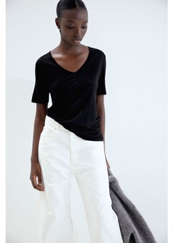 H & M - T-shirt z dekoltem w serek - Czarny ze sklepu H&M w kategorii Bluzki damskie - zdjęcie 169834048