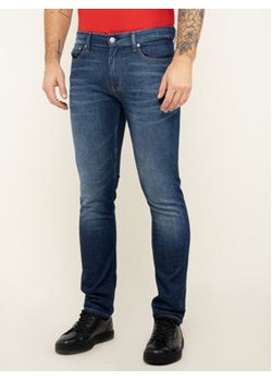Calvin Klein Jeans Jeansy Slim Fit J30J313934 Granatowy Slim Fit ze sklepu MODIVO w kategorii Jeansy męskie - zdjęcie 169844159